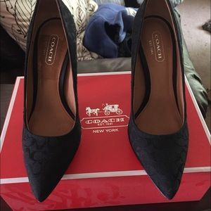 Coach print pointy pumps