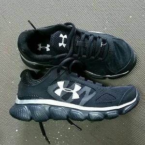 kids Underarmor shoes