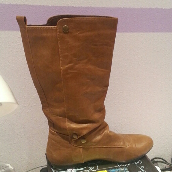 Cognac boots