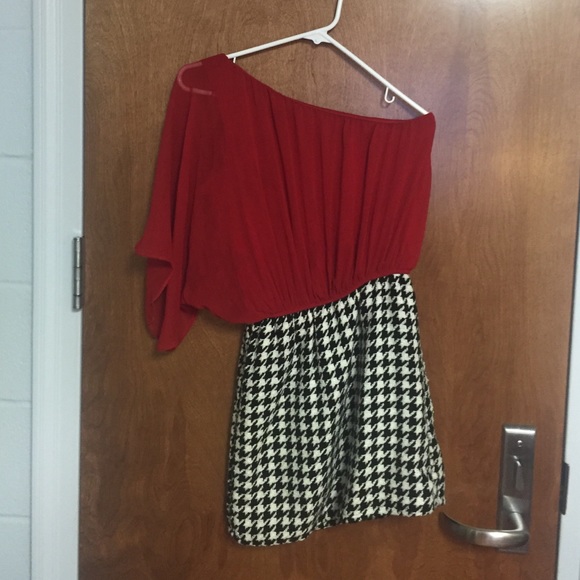 One shoulder dress