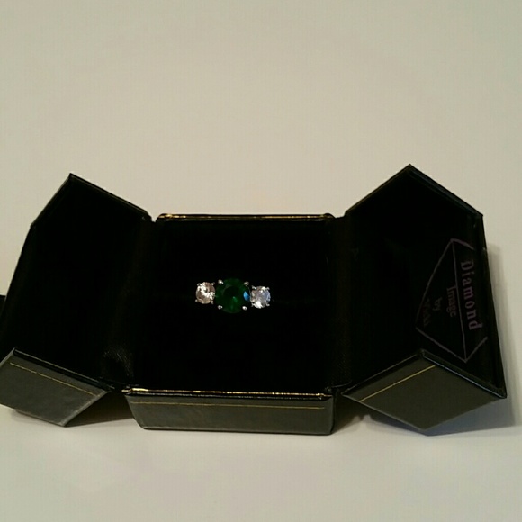 Ring - Picture 3 of 3