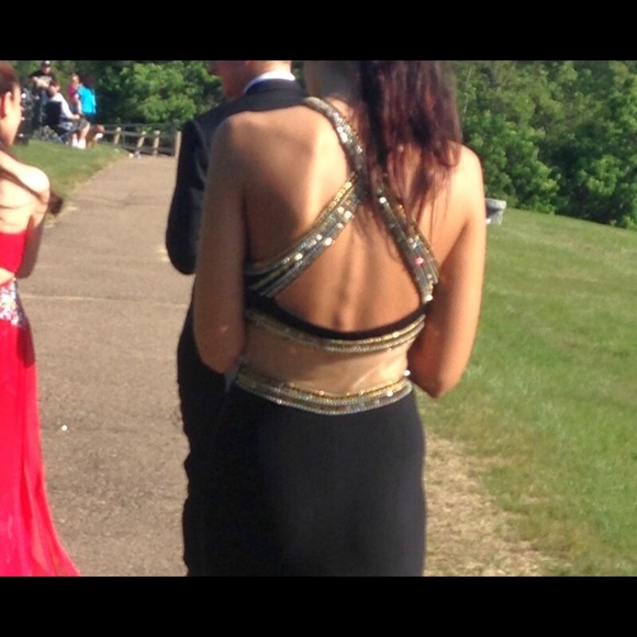 Beautiful prom dress - Picture 3 of 4