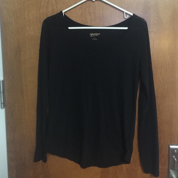 Long sleeve black tee