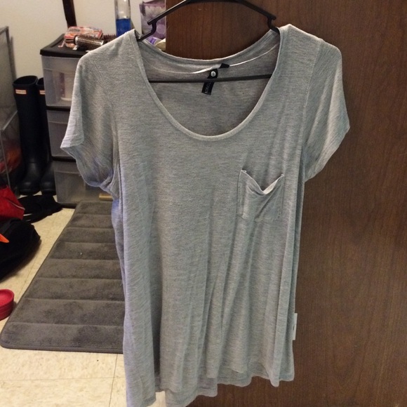 Gray t shirt