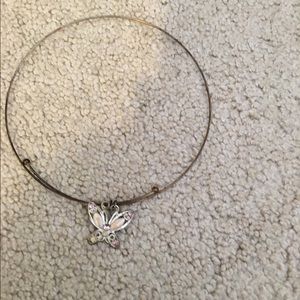 Butterfly choker