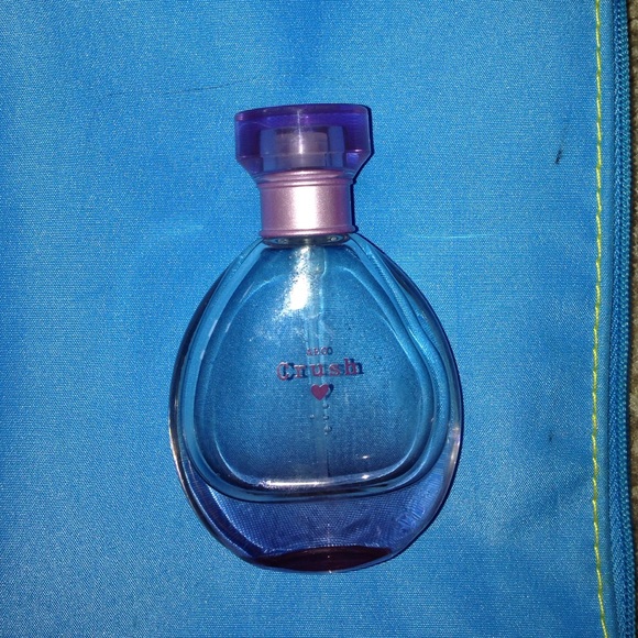 MUST GO Perfume and lotion with make up bag