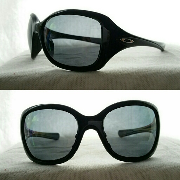 Women's Polarized Oakley Necessity Sunglasses