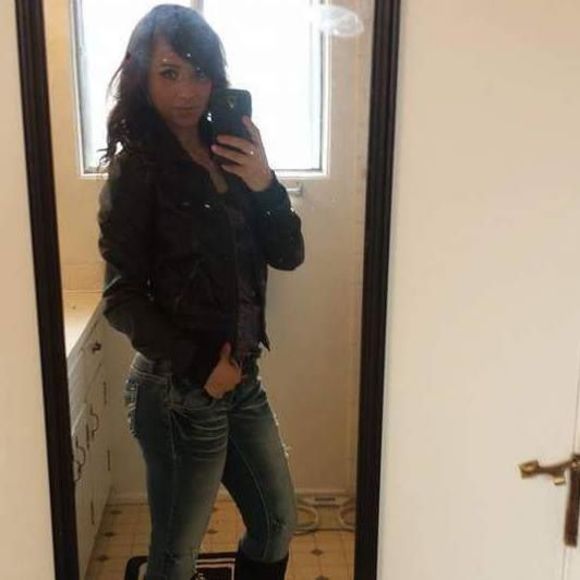 Meet your Posher, Laura - Picture 1 of 1