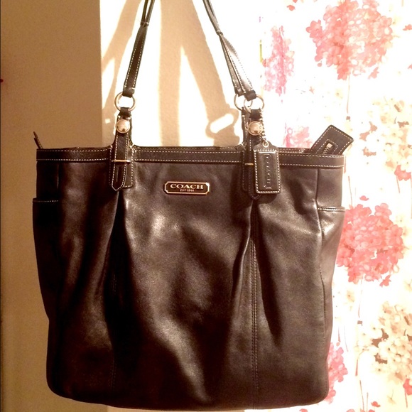 Authentic Coach Black Leather Tote Bag, EUC
