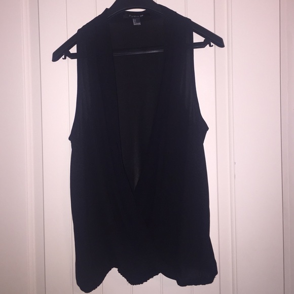 ⚫️Forever21 black top⚫️