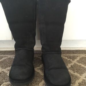 Ugg boots tall w/ bows