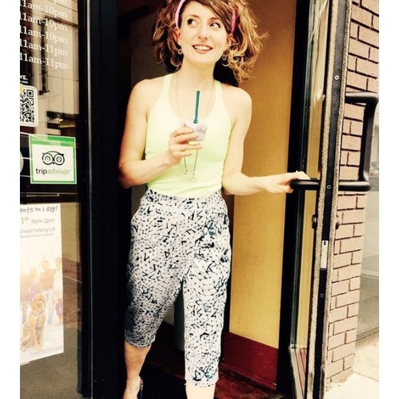 SALE❤️Retreat Yogi Crop 🌾 - Picture 3 of 4