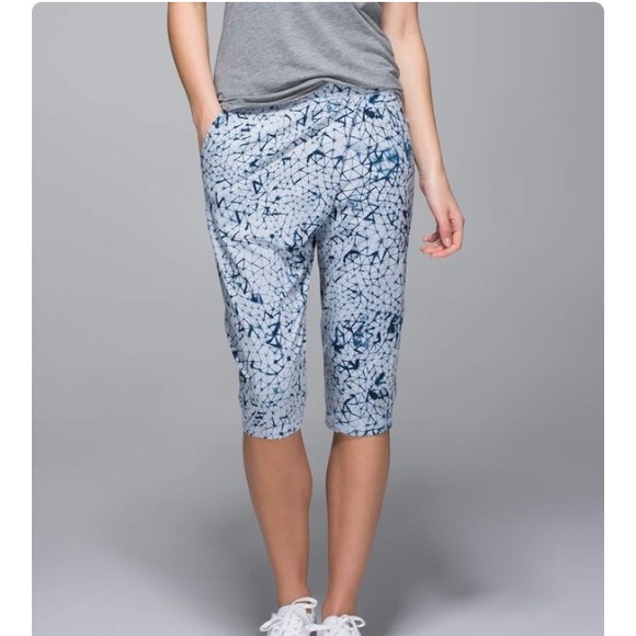 SALE❤️Retreat Yogi Crop 🌾 - Picture 4 of 4