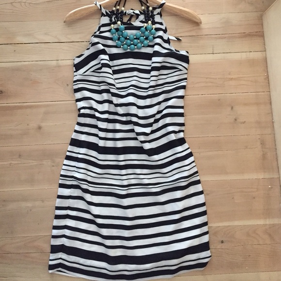 Banana Republic Dresses & Skirts - *SOLD*Banana Republic Dress 🌼