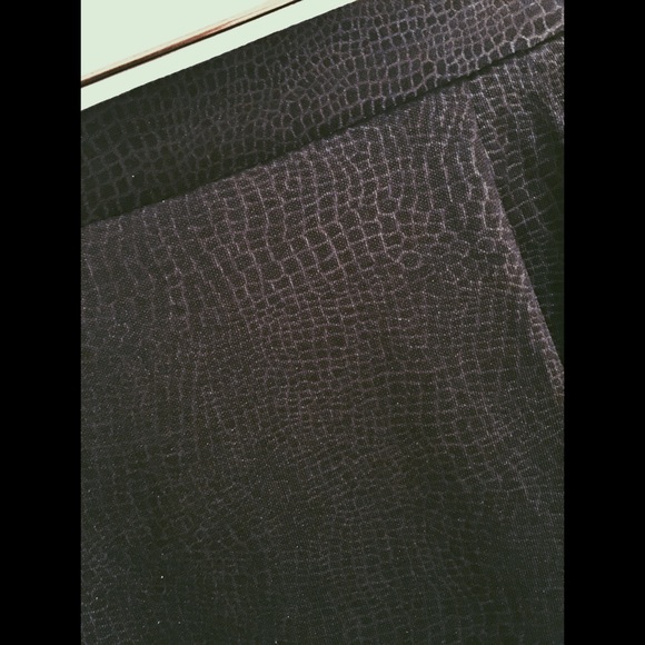 Snakeskin pattern skirt - Picture 3 of 4