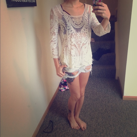Lace shirt - Picture 1 of 4