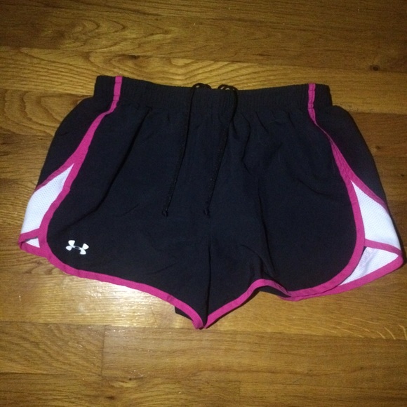 Women's under armour shorts XS