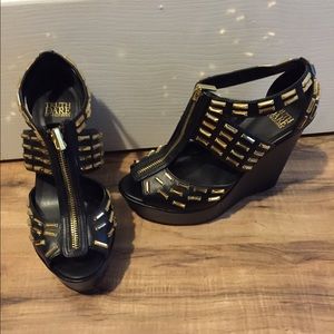 Black wedges with gold bling!