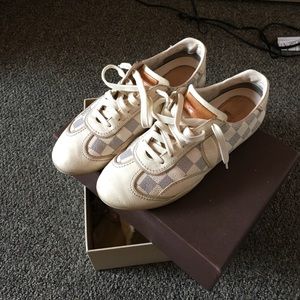 Authentic Louis Vuitton White Damier Azur shoes