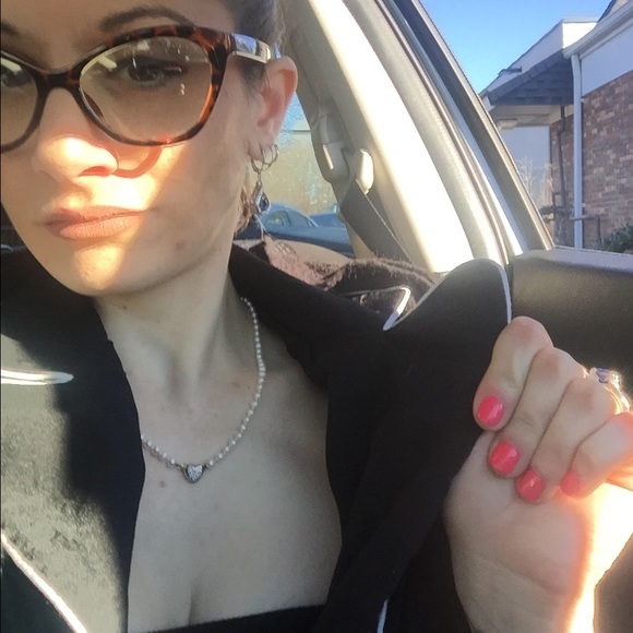 Meet your Posher, Rebecca - Picture 3 of 4