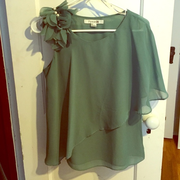 Dressy top for women
