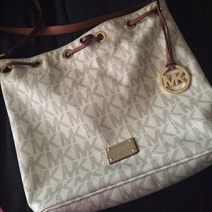 Authentic Michael Kors Vanilla Tote bag