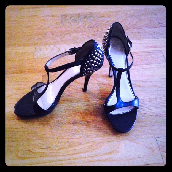 Isolá studded black stilettos ♠️💋