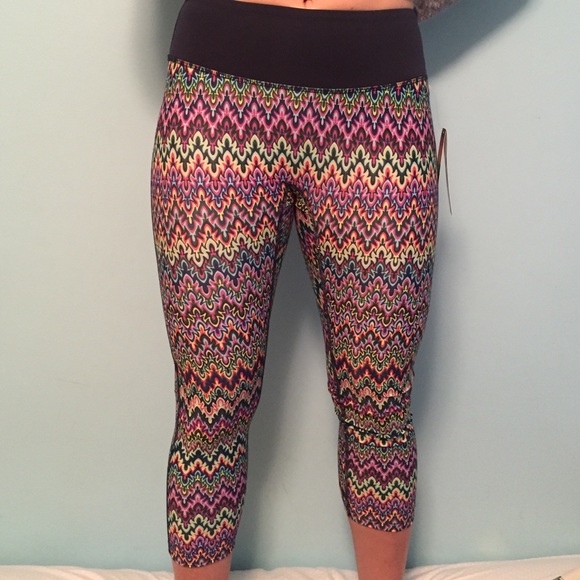 Prismspirt Classic Capri-Jacquard Leggings