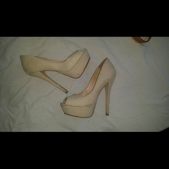 Steve madden nude heels