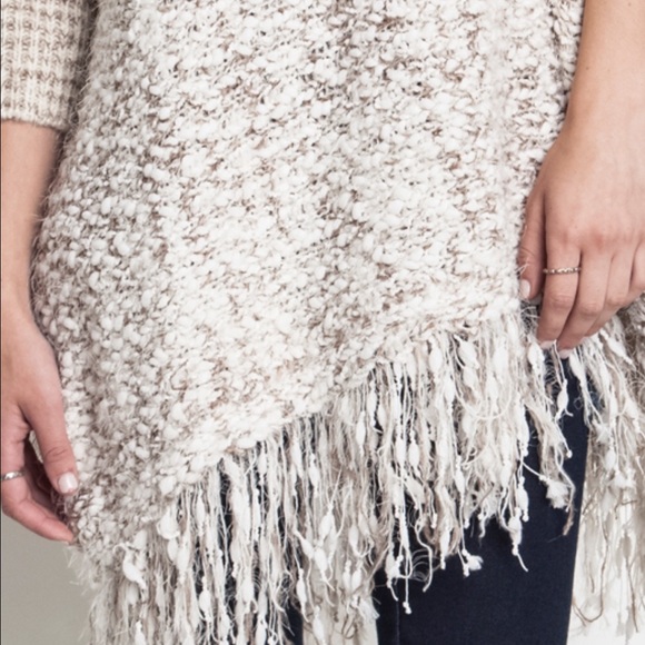 🔴SOLD🔴 Beige Frayed Chunky Sweater - Picture 3 of 4