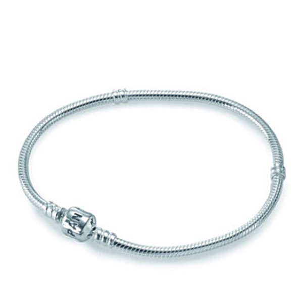 SOLD-Pandora Classic Charm Barrel Bracelet