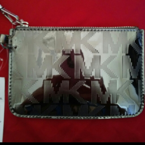 Michael Kors small signature Wristlet Nickel