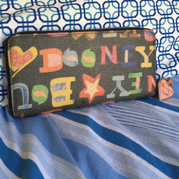 Authentic Dooney and Bourke Zippy Wallet