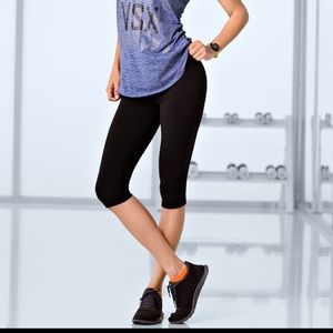Victoria's Secret cropped leggings