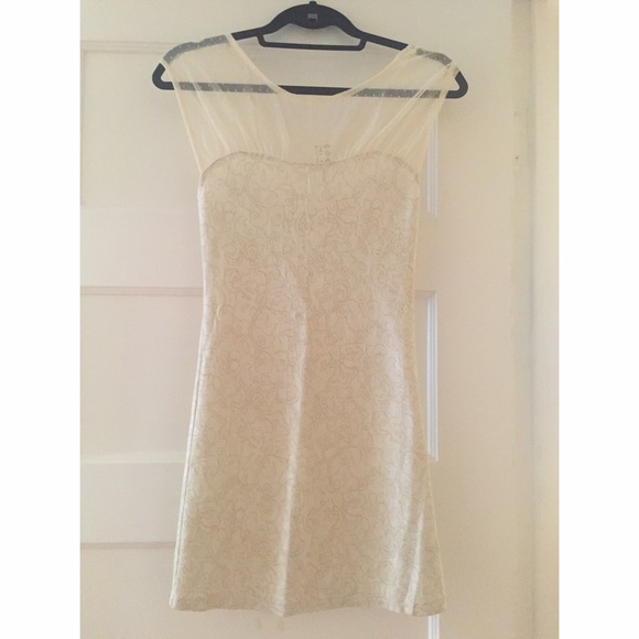 Flattering cream & gold Free People dress NWOT
