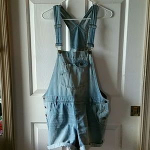 Lei overall shorts