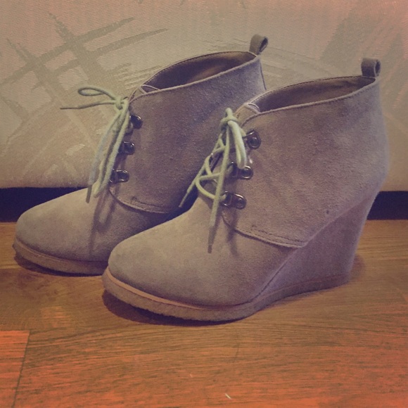 Steve Madden suede booties