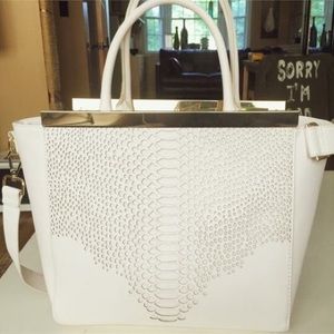 White H&M bag