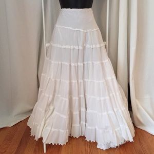 White peasant maxi skirt size s