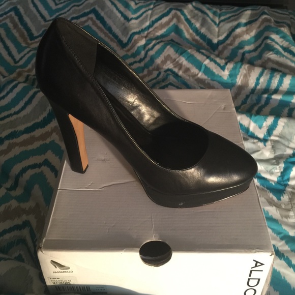 Pumps - Picture 4 of 4