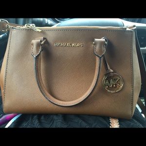 Michael Kors Sutton Medium Purse