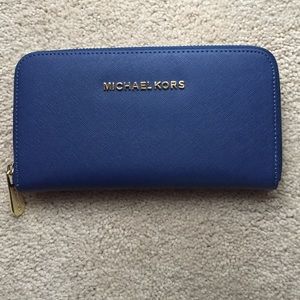 Michael Kors look like wallet