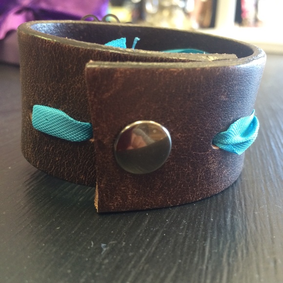Jewelry - Picture 2 of 2