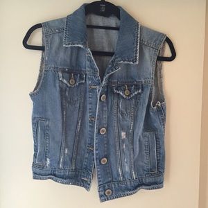 American Eagle denim vest.
