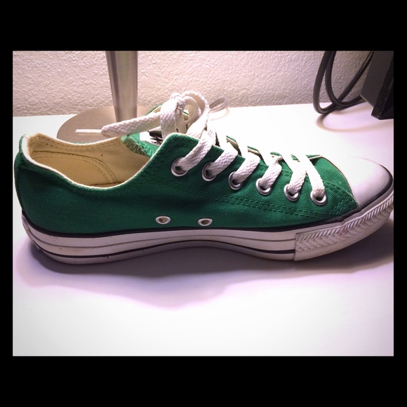 Kelly Green Converse