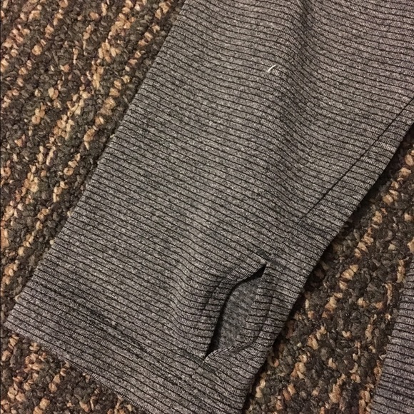 Long sleeve athletic top - Picture 4 of 4