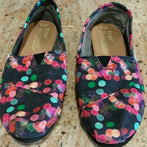 Toms Shoes