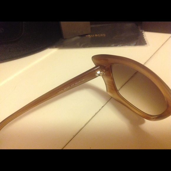 SOLD Tom Ford Sunglasses - Picture 4 of 4
