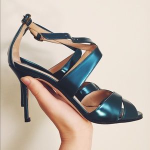 Manolo Blanik sandals