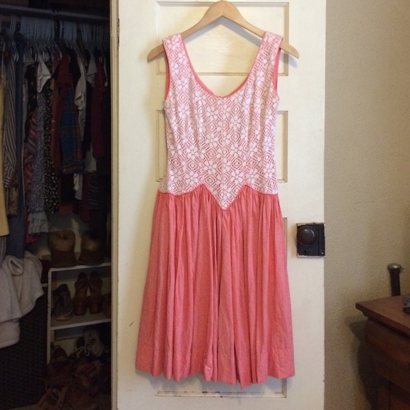 Vintage 1950s Pink and White Lace Dress